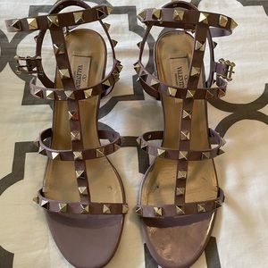 Gorgeous mauve Valentino rockstud sandals 39.5